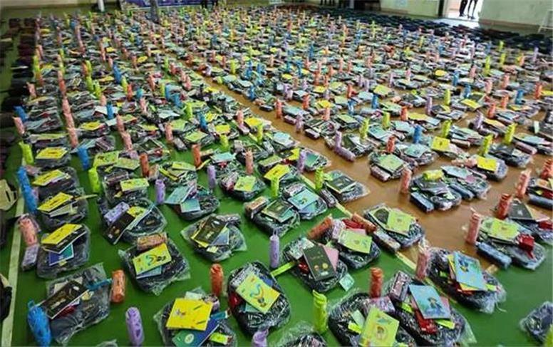 توزیع ۱۵۰۰ بسته لوازم‌التحریر با مشارکت مجتمع مس سونگون در ورزقان