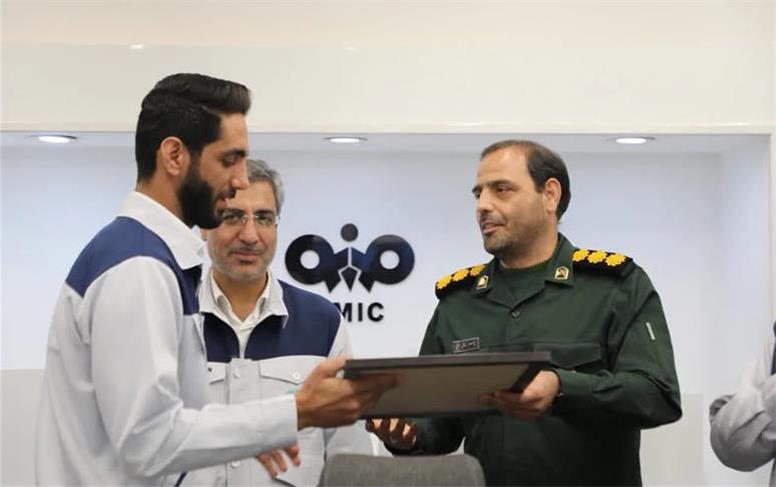 جهادگران فولاد سنگان به رنگ انسانیت؛ گروه برتر خدمت‌رسانی معرفی شد