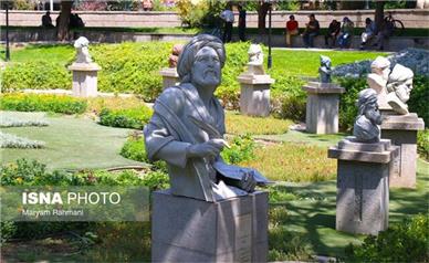 ظرفیت‌های مغفول مانده در مؤسسه خانه شعر و ادب استان همدان