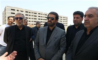 تو فکر یک سقفم!